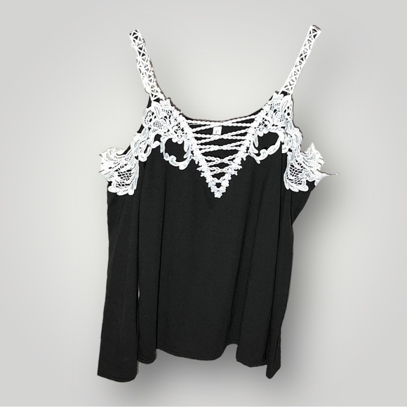 Amy Fashion Black Top with White Lace - Picture 14 of 16